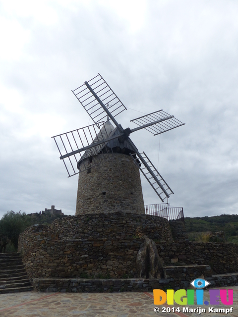 FZ007550 Collioure windmill